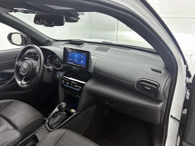 Toyota YARIS Cross 1.5 Hybrid Launch Edition | Trekhaak | Lederen bekleding | Navigatie | Parkeersensoren