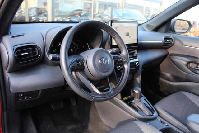Toyota YARIS Cross 1.5 Hybrid 115 Dynamic Plus | Rijklaar | Trekhaak | Stoel/-stuurverw. | Apple/Android | Navi | Keyless | LED | Camera | Adap.cruise | Clima