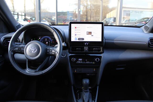 Toyota YARIS Cross 1.5 Hybrid 115 Dynamic Plus | Rijklaar | Trekhaak | Stoel/-stuurverw. | Apple/Android | Navi | Keyless | LED | Camera | Adap.cruise | Clima