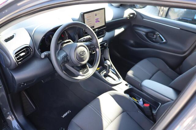 Toyota YARIS 1.5 Hybrid 115 Dynamic, Comfort Pack, BSM, Lende steun, Focus Camera, Apple Carplay / Android Auto.