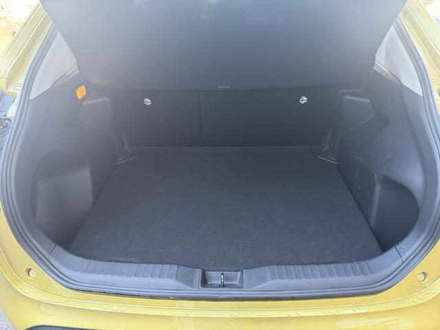 Toyota YARIS Cross 1.5 Hybrid Active | Apple Carplay & Android auto | Camera | LMV | NL-auto door ons geleverd | 100% dealeronderhouden | garantie tot 2032!