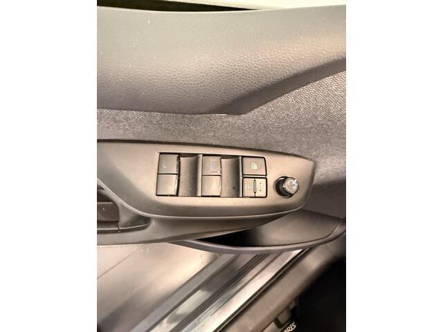 Toyota YARIS 1.5 Hybrid Dynamic | Apple Carplay | Stoelverwarming | All season banden |