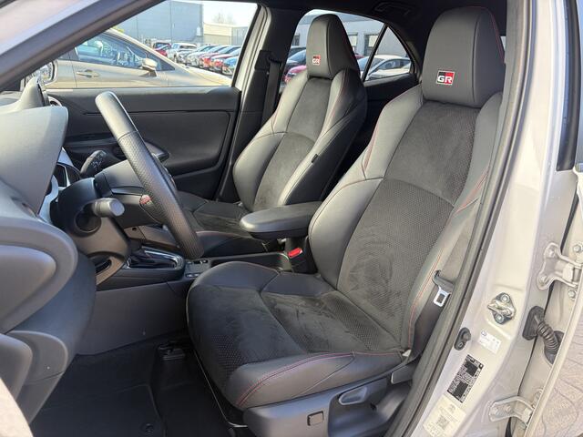 Toyota YARIS Cross 1.5 Hybrid GR Sport JBL Headup Bi-Tone Parkeersensoren