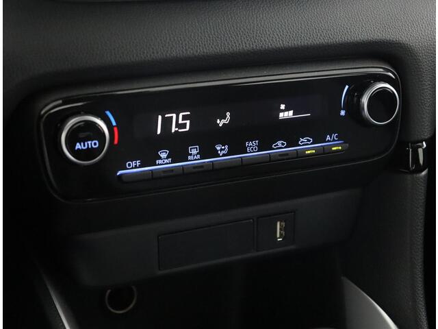 Toyota YARIS 1.5 Hybrid Dynamic | Apple Carplay/Android Auto | Navigatie | Parkeercamera |