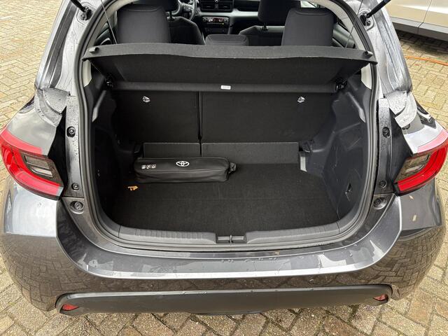 Toyota YARIS 1.5 Hybrid 115 Dynamic Comfort Pack | Stoel- Stuurverw. | Dodehoek | PDC V+A | Keyless | Camera | ACC