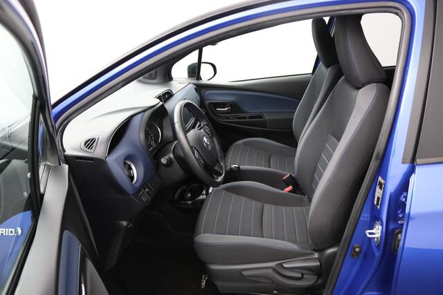 Toyota YARIS 1.5 Hybrid Bi-Tone | Climate control | Cruise control | Keyless | Parkeercamera |