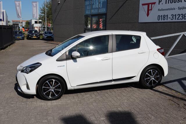 Toyota YARIS 1.5 Hybrid Automaat Dealeronderhouden/Achteruitrijcamera/Stoelverwarming/Cruise control/Automatische airco/Bluetooth