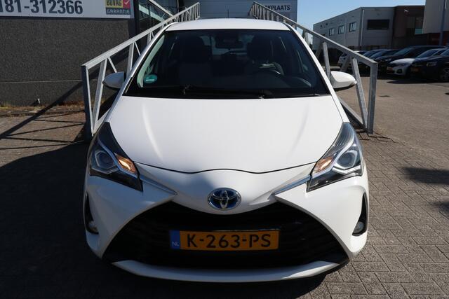 Toyota YARIS 1.5 Hybrid Automaat Dealeronderhouden/Achteruitrijcamera/Stoelverwarming/Cruise control/Automatische airco/Bluetooth