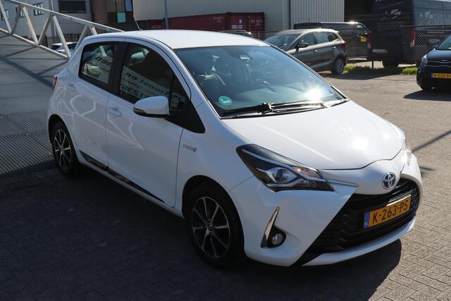 Toyota YARIS 1.5 Hybrid Automaat Dealeronderhouden/Achteruitrijcamera/Stoelverwarming/Cruise control/Automatische airco/Bluetooth