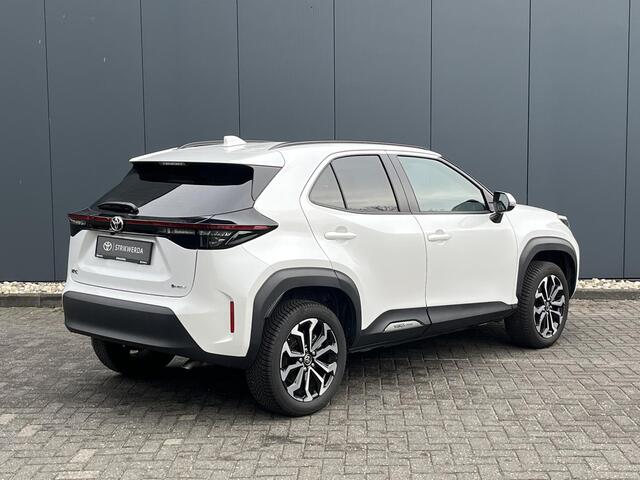 Toyota YARIS Cross 1.5 Hybrid 115 First Edition | Stoel- stuurverwarming | Keyless | Camera | PDC V+A | ACC | 10,5" Multimedia