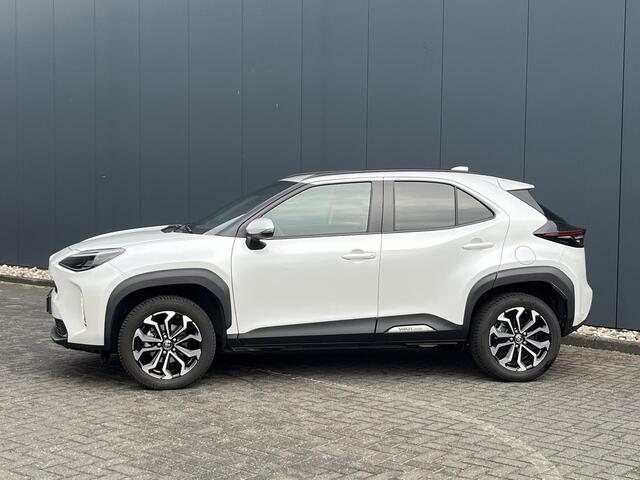 Toyota YARIS Cross 1.5 Hybrid 115 First Edition | Stoel- stuurverwarming | Keyless | Camera | PDC V+A | ACC | 10,5" Multimedia