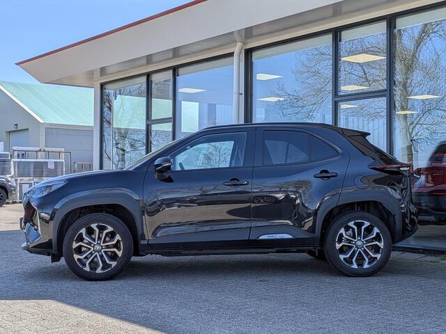 Toyota YARIS Cross 1.5 Hybrid 115 First Edition | Stoel- Stuurverwarming | Keyless | ACC | Camera | Led | Qi-lader