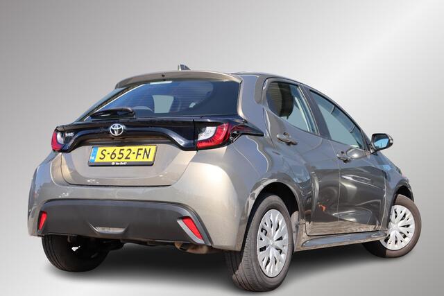 Toyota YARIS 1.5 VVT-i Active Parkeercamera, Apple carplay, Android auto.