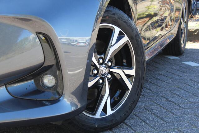 Toyota YARIS 1.5 Hybrid 115 Dynamic Special | Rijklaar | Trekhaak | Stoel-/stuurverw. | LED | Apple/Android | Camera | Adap.cruise | Clima