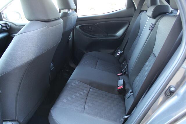 Toyota YARIS 1.5 Hybrid 115 Dynamic Special | Rijklaar | Trekhaak | Stoel-/stuurverw. | LED | Apple/Android | Camera | Adap.cruise | Clima