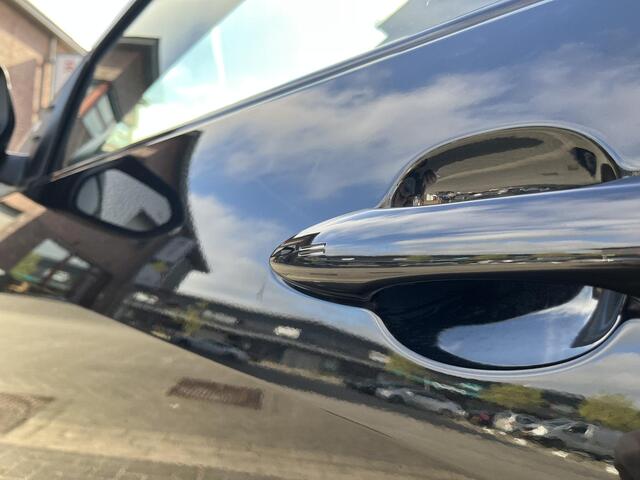 Toyota YARIS 1.5 Hybrid 130 Executive | ¤2.900,- voordeel! | Direct leverbaar