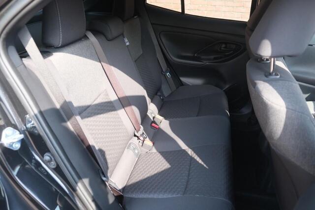 Toyota YARIS Cross 1.5 Hybrid 115pk CVT Dynamic | Comfort Pack | App Connect | Adaptive Cruise | Full LED | Camera | Keyless | Blind Spot | Stoelverwarming