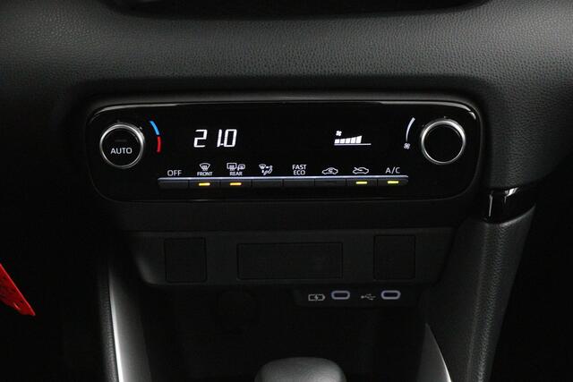 Toyota YARIS 1.5 Hybrid 115 | Climate control | Cruise control | Apple carplay - Android auto | Trekhaak |