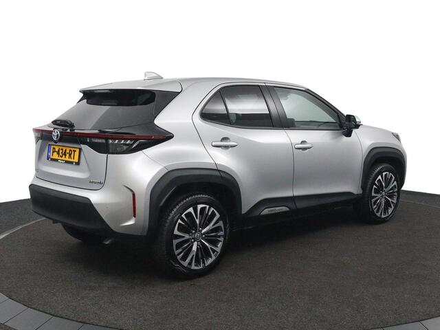 Toyota YARIS Cross 1.5 Hybrid Executive Plus | 360 Camera | Panoramadak | Elektrisch bedienbare Achterklep | Head Up Display | Stuur en Stoelverwarming |