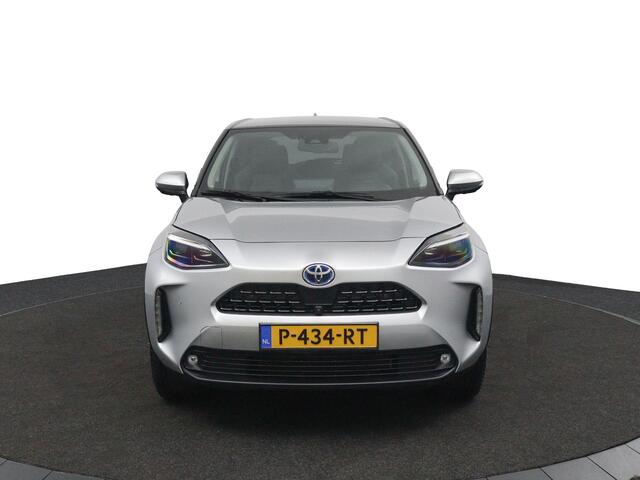 Toyota YARIS Cross 1.5 Hybrid Executive Plus | 360 Camera | Panoramadak | Elektrisch bedienbare Achterklep | Head Up Display | Stuur en Stoelverwarming |