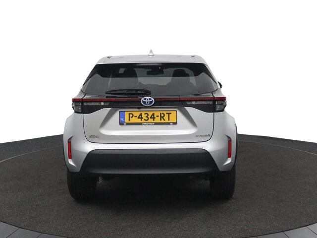 Toyota YARIS Cross 1.5 Hybrid Executive Plus | 360 Camera | Panoramadak | Elektrisch bedienbare Achterklep | Head Up Display | Stuur en Stoelverwarming |