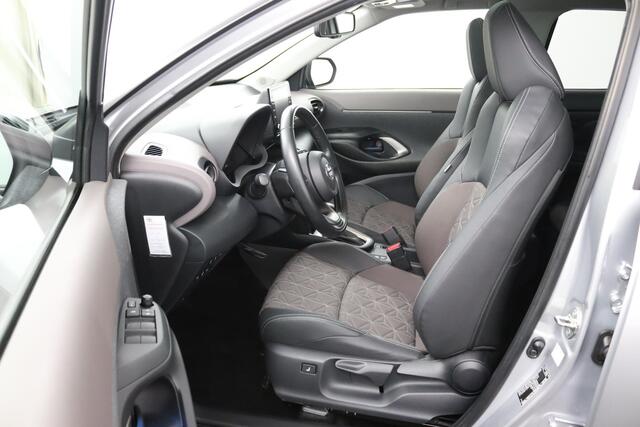 Toyota YARIS Cross 1.5 Hybrid Executive Plus | 360 Camera | Panoramadak | Elektrisch bedienbare Achterklep | Head Up Display | Stuur en Stoelverwarming |