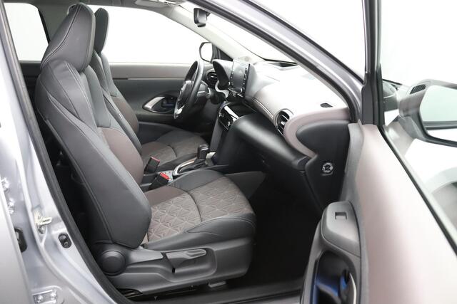 Toyota YARIS Cross 1.5 Hybrid Executive Plus | 360 Camera | Panoramadak | Elektrisch bedienbare Achterklep | Head Up Display | Stuur en Stoelverwarming |