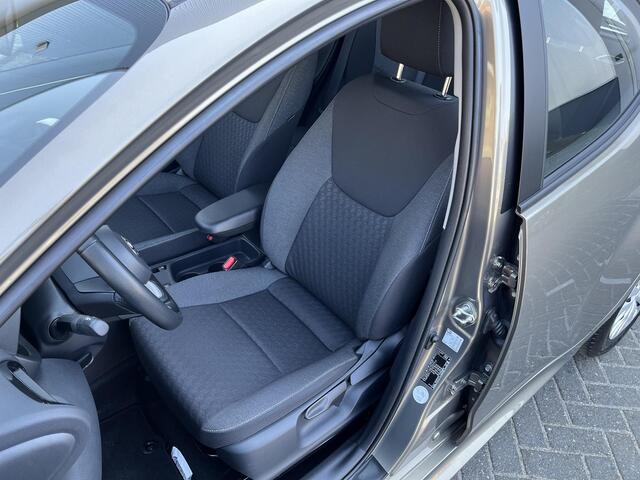 Toyota YARIS 1.5 Hybrid Active | 18.000 KM | Apple/Android Navigatie |