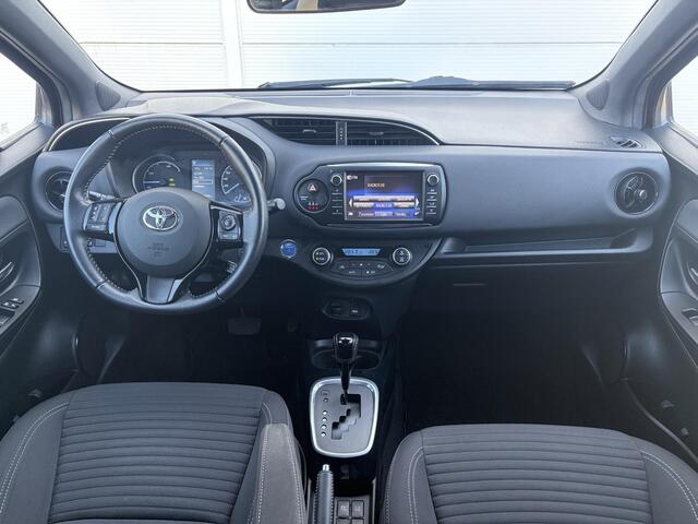 Toyota YARIS 1.5 Hybrid Bi-Tone / Trekhaak / Navigatiesysteem full map / Clima / Cruise /