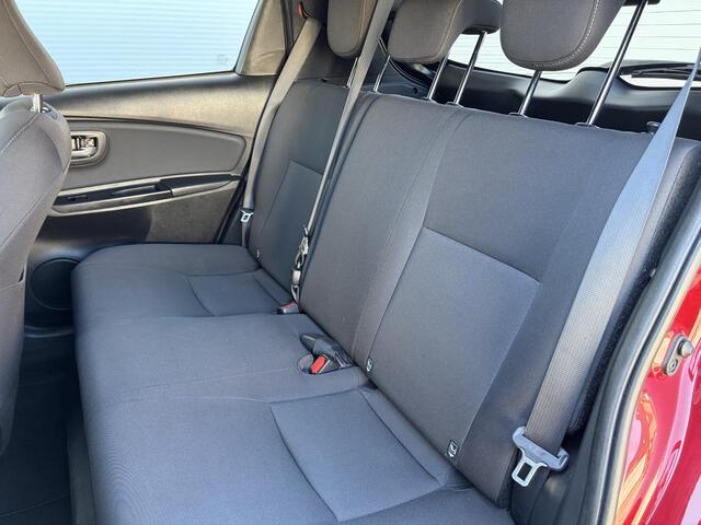 Toyota YARIS 1.5 Hybrid Bi-Tone / Trekhaak / Navigatiesysteem full map / Clima / Cruise /