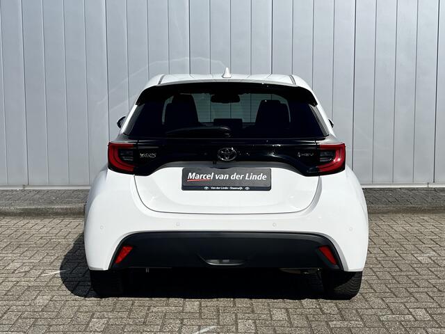 Toyota YARIS 1.5 Hybrid 115 First Edition Limited Comfort Parkeersensoren Dodehoek Detectie Stoel Stuur Verwarmd