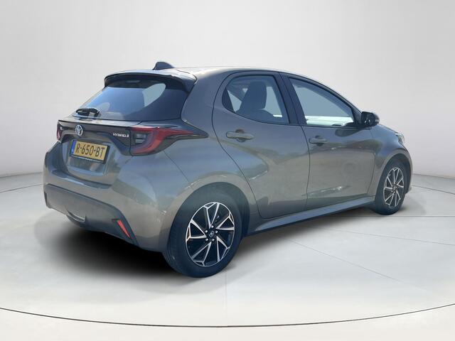 Toyota YARIS 1.5 Hybrid Dynamic | Carplay | Licht metalen velgen | Keyless entry | 1e eigenaar | Dealer onderhouden |