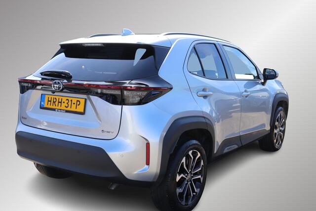 Toyota YARIS Cross 1.5 Hybrid 115 First Edition, Comfort pack, Stoel & Stuur verwarming, BSM, Parkeersensoren!