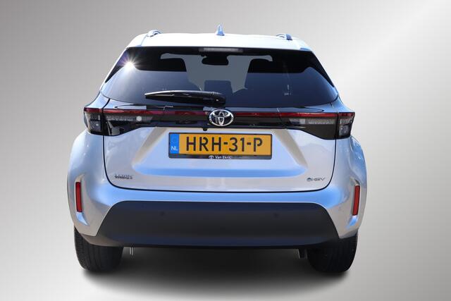 Toyota YARIS Cross 1.5 Hybrid 115 First Edition, Comfort pack, Stoel & Stuur verwarming, BSM, Parkeersensoren!