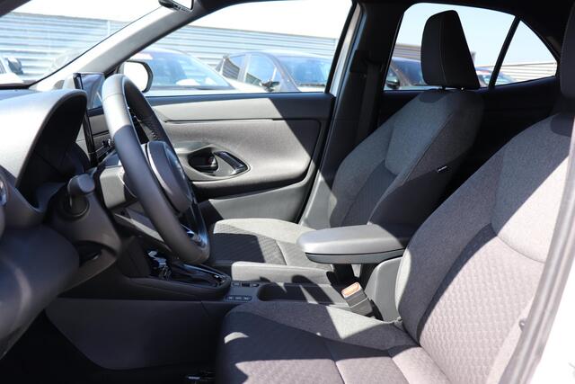 Toyota YARIS Cross 1.5 Hybrid 115 First Edition, Comfort pack, Stoel & Stuur verwarming, BSM, Parkeersensoren!