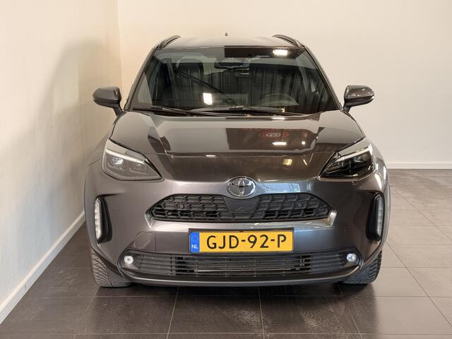 Toyota YARIS Cross 1.5 Hybrid 130 First Edition | Stuur / Stoelverwarming | Parkeersensoren | All season banden |