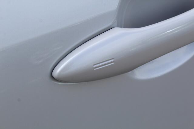 Toyota YARIS Cross 1.5 Hybrid 115 Dynamic Plus | Rijklaar | Parelmoer | Apple/Android | Camera | Adap Cruise | Stoel-/Stuurverw. | Navi | LED | Keyless