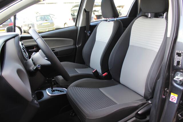 Toyota YARIS 1.5 Hybrid Active | Rijklaar | "Trekhaak" | Clima | Camera | Cruise | All-season | Dealer onderhouden