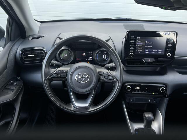 Toyota YARIS 1.5 Hybrid Dynamic | Navi | Carplay | Camera | Clima