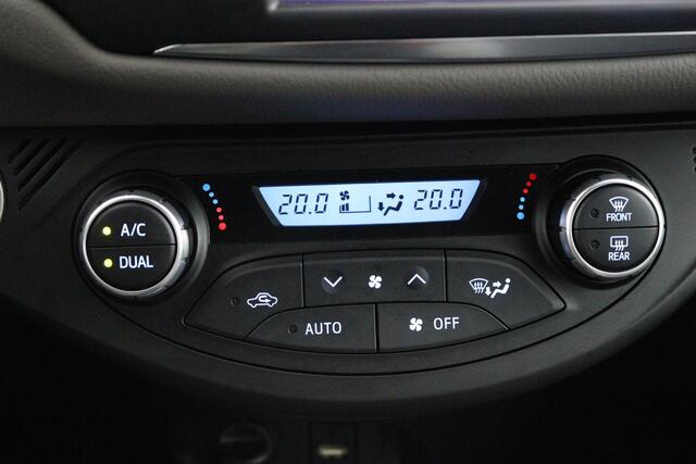 Toyota YARIS 1.5 Hybrid Bi-Tone | Cruise control | Climate control | Parkeercamera |