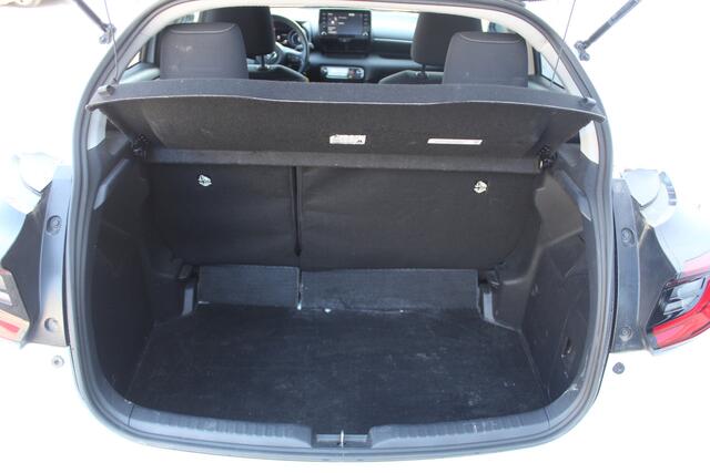 Toyota YARIS 1.5 Hybrid 115 Executive Stoelverwarming l Lendesteun l LM velgen l Spiegelverwarming