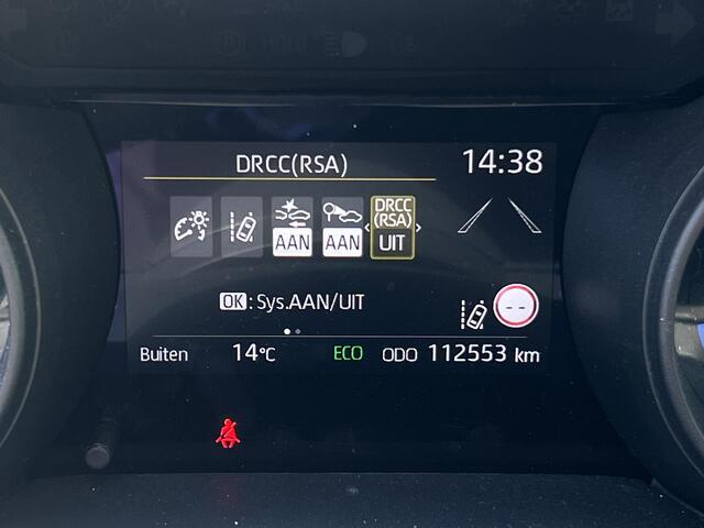 Toyota YARIS 1.5 Hybrid Dynamic Parkeer camera, cruise control, climate control,DAB, Metallic lak.