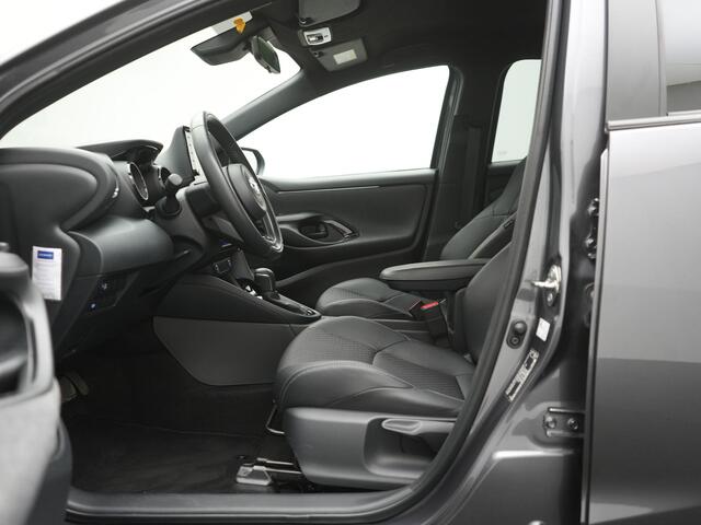 Toyota YARIS 1.5 Hybrid Executive | Stoelverwarming | Draadloze oplader | Blind Spot |