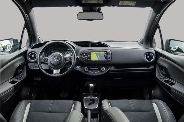 Toyota YARIS 1.5 HYBRID GR-SPORT NAVI HALF LEDER CRUISE CONTROL CAMERA