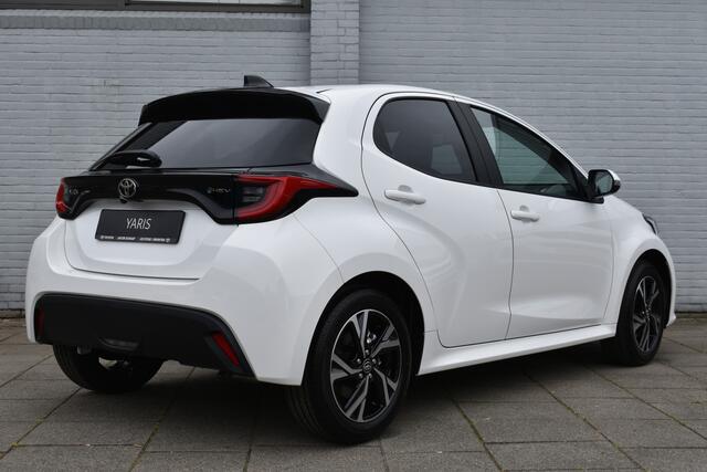Toyota YARIS 1.5 Hybrid 115 Dynamic Automaat 116pk | Keyless entry | Achteruitrijcamera | Lichtmetalen velgen |