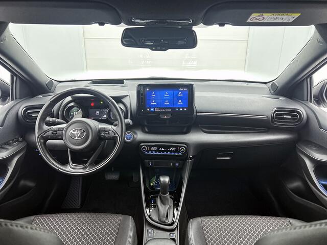 Toyota YARIS 1.5 Hybrid Executive | BTW Voertuig | Head-up display | Lederen bekleding | Onderweg-naar-dealer
