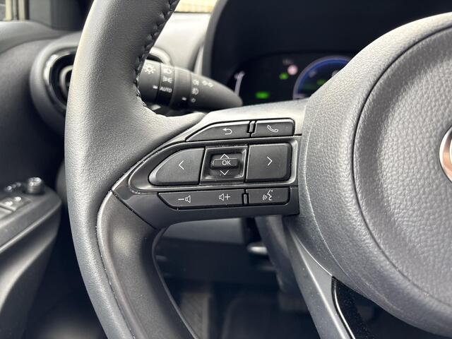 Toyota YARIS Cross 1.5 Hybrid 115 Dynamic **DODEHOEK DETECTIE/ STUURVERWARMING/ PARKEERSENSOREN**