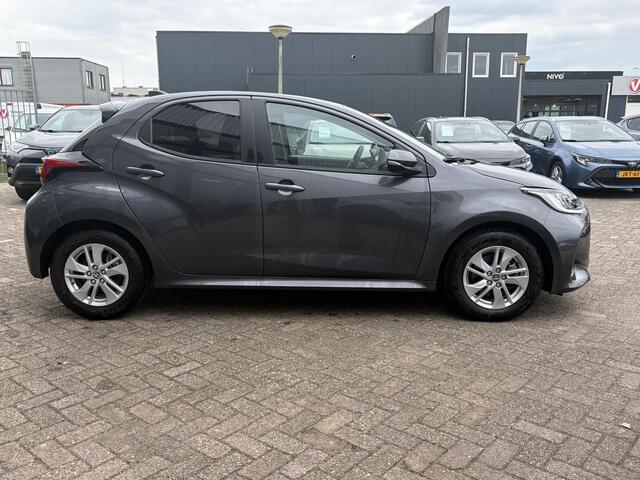 Toyota YARIS 1.5 Hybrid 115 Business Plus