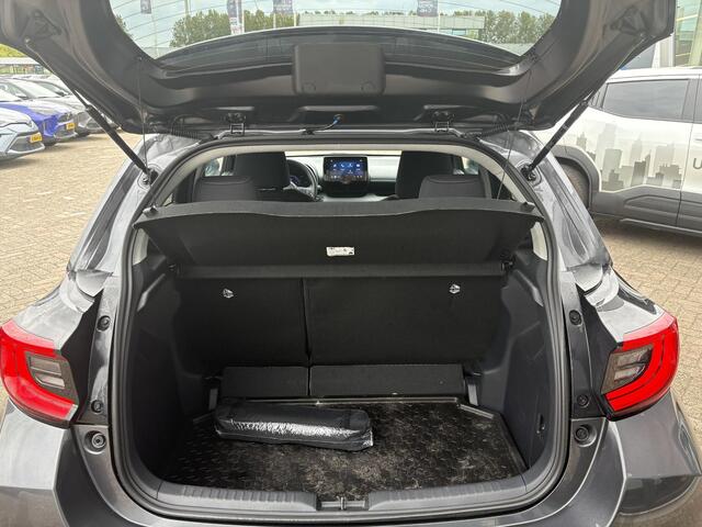 Toyota YARIS 1.5 Hybrid 115 Business Plus
