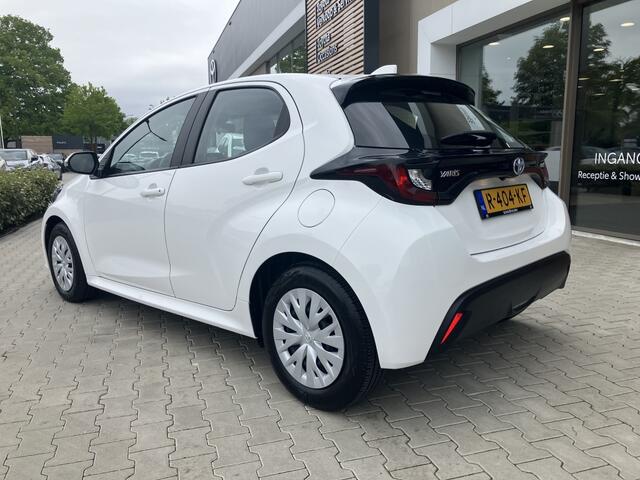 Toyota YARIS 1.5 Hybrid Active | Camera | Apple Carplay Android Auto (34000km
